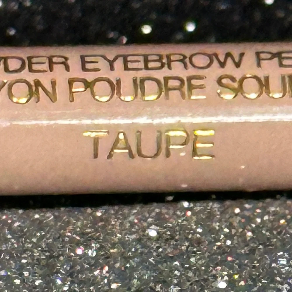 Gucci Powder Eyebrow Pencil- shade Taupe